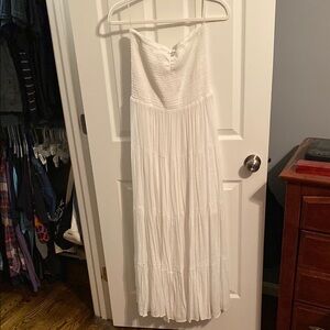Carly Jean Los Angeles Elegant White Strapless Maxi Dress